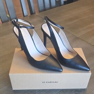Le Chateau Classic Black Slingback Heels Size 9 (NIB)